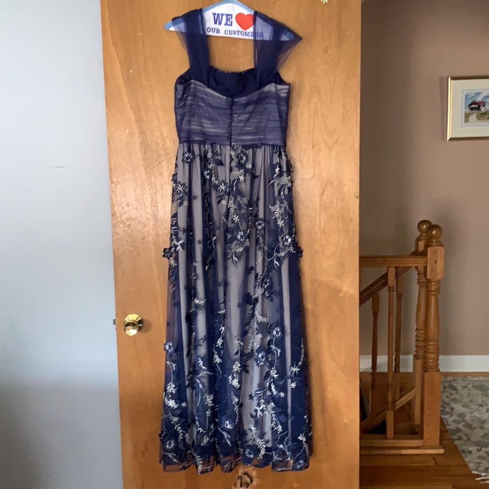 Carmen Mark Valo mother of the bride dress. - Picture 2 of 5